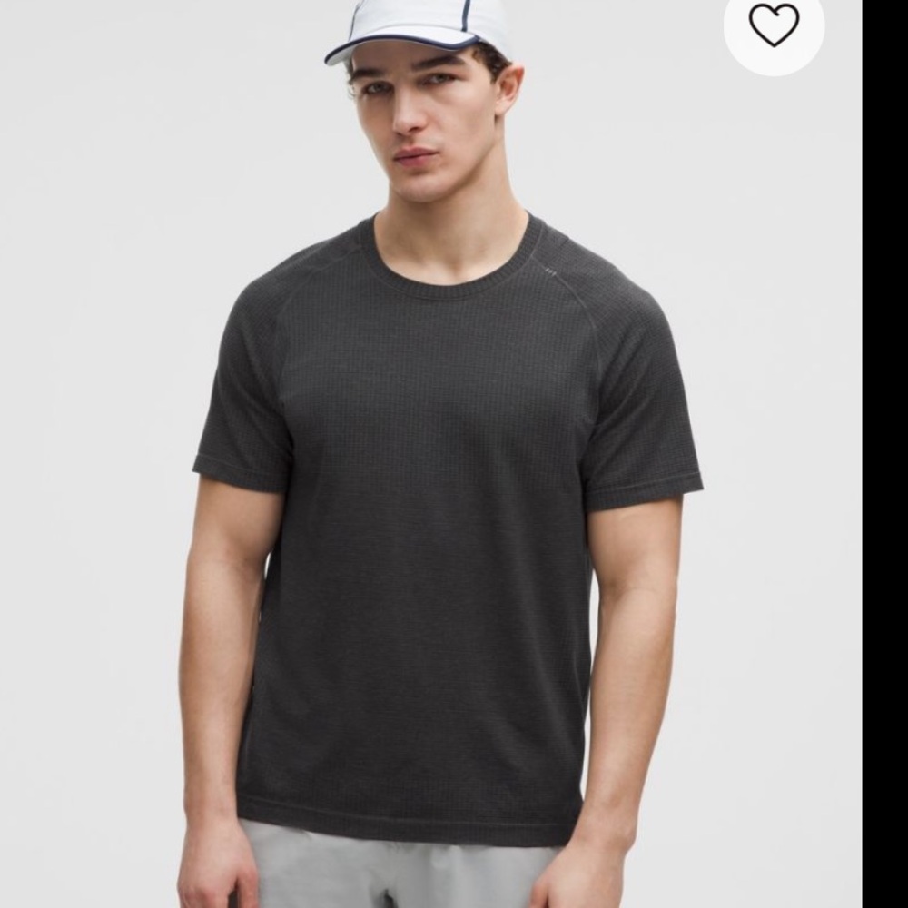 nwt Metal Vent Tech Short Sleeve